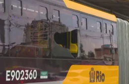 Passageiro morto por bala perdida dentro de BRT no Rio é identificado
