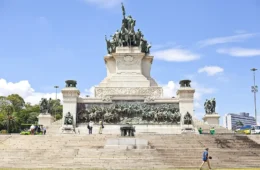 Cripta com restos mortais de Dom Pedro I reabre em São Paulo após quase 4 anos