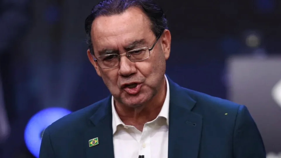 Augusto Cury diz que pode apoiar Flávio no 2º turno se candidato esclarecer caso Dark Horse
