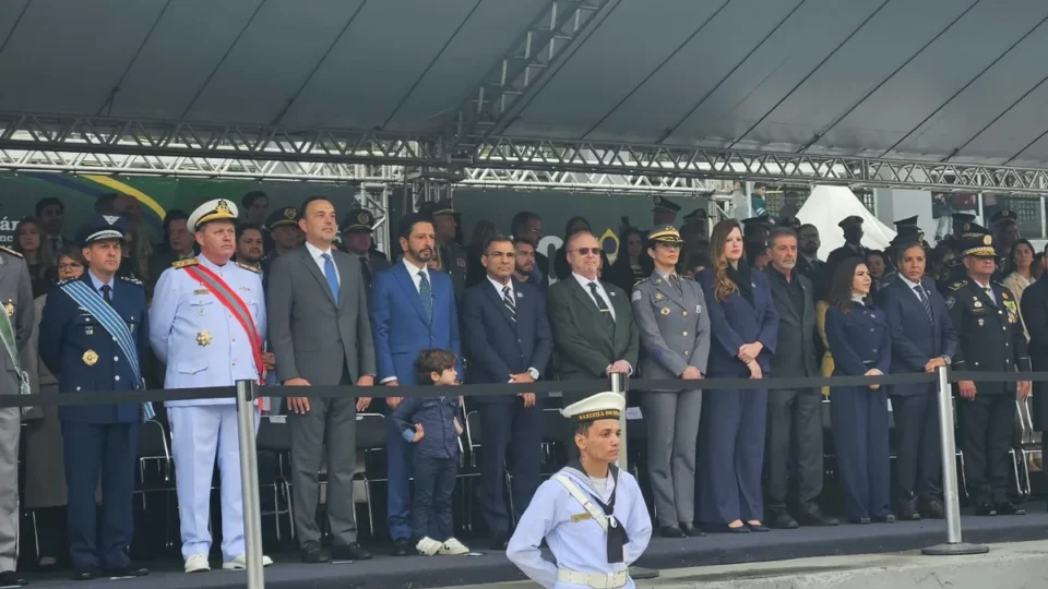 Nunes e Ramuth acompanham desfile de 7 de Setembro em SP na ausência de Tarcísio