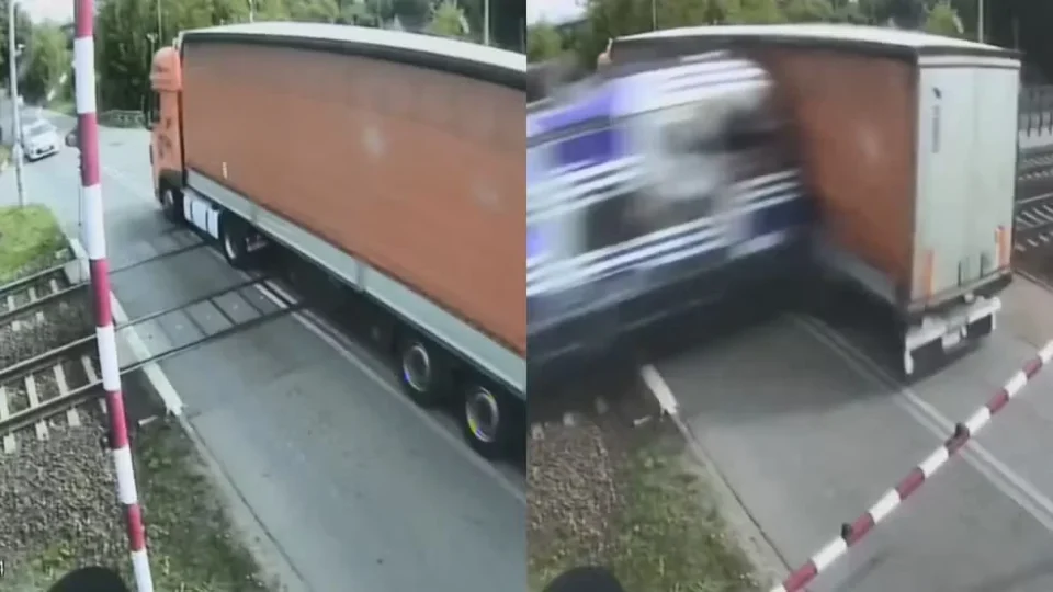 Caminhão fica preso nos trilhos e é Caminhão em cheio por trem na Polônia