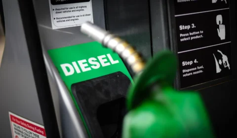 Petrobras reajusta diesel em R$ 1 por litro, mas subsídio evita impacto imediato ao consumidor