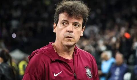 Diniz tenta encerrar sequência de cinco derrotas no Brasileirão para aliviar pressão no Corinthians