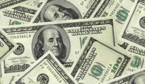 Dólar sobe a R$ 5,14 e Ibovespa cai 0,41% após semana de decisões sobre juros
