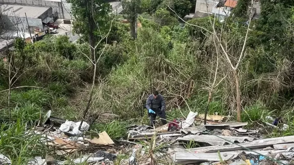 Corpo esquartejado é encontrado durante buscas por jovem desaparecido na zona norte de SP