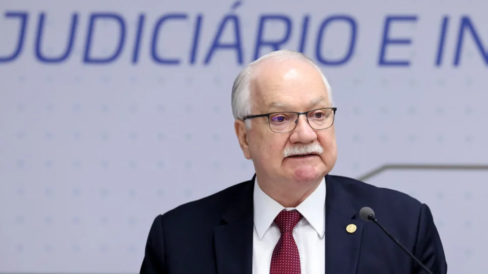 Fachin avalia antecipar voto e pode acelerar decisão sobre investigação contra Moraes no STF
