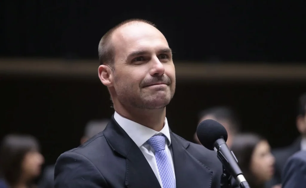 Ex-deputado federal estava afastado das funções para exercer mandato na Câmara, mas teve o cargo encerrado após ficar mais de 30 dias sem comparecer ao serviço