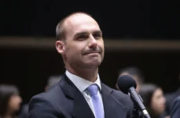Eduardo Bolsonaro é demitido da PF por abandono de cargo