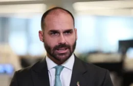 TSE manda Eduardo Bolsonaro remover vídeos que questionam segurança das urnas eletrônicas