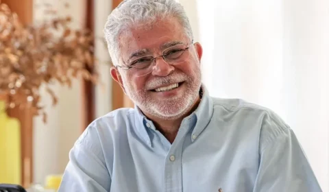 TRE-MG reverte veto e libera Anderson Adauto para disputar vaga de deputado federal