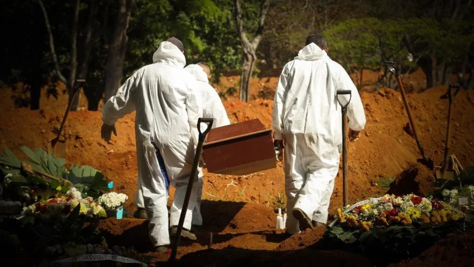Hospital e funerária são condenados após troca de corpo em sepultamento em SP
