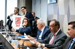 CCJ do Senado aprova fim da escala 6×1
