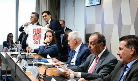 CCJ do Senado aprova fim da escala 6×1