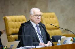 Fachin suspende decisões de Mendonça e Dino sobre a PF e leva crise do caso Master ao plenário do STF