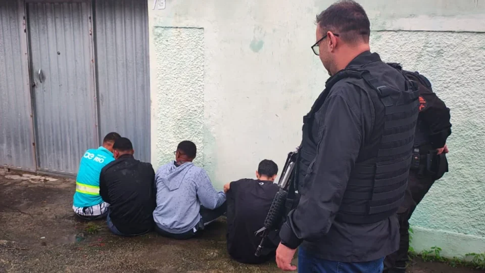 Quatro suspeitos são presos antes de roubo a residência em Higienópolis