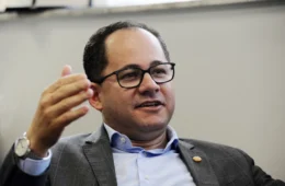 Quem é Cezinha de Madureira, deputado alvo da PF por suspeita de tráfico de influência