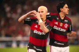 Flamengo vence Bragantino por 2 a 1 e abre três pontos na liderança do Brasileirão