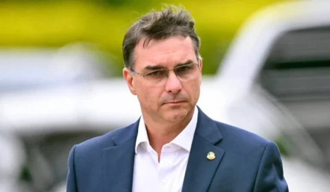Senado banca segurança de Flávio Bolsonaro na campanha, mas mantém gastos sob sigilo