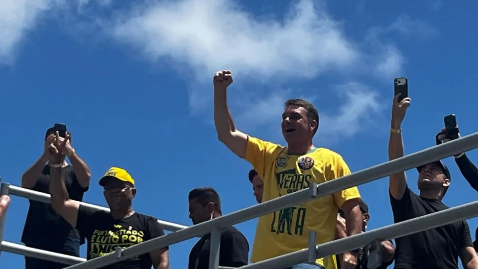 Flávio acusa CNBB de espalhar fake news sobre Nossa Senhora; entidade nega