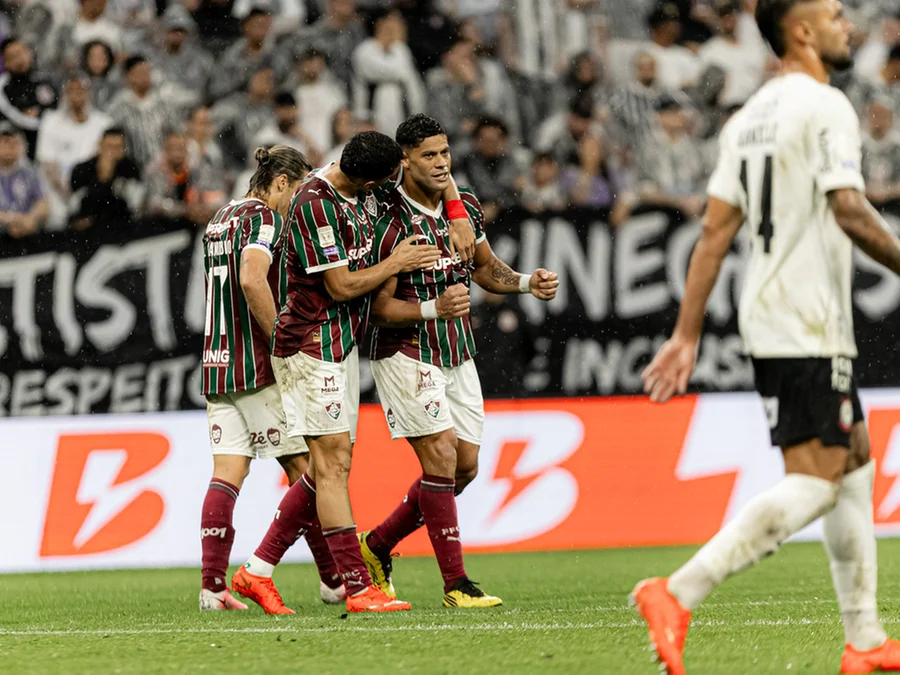 O Corinthians perdeu por 3 a 1 para o Fluminense neste domingo (20), na Neo Química Arena, pela 28ª rodada do Brasileirão.