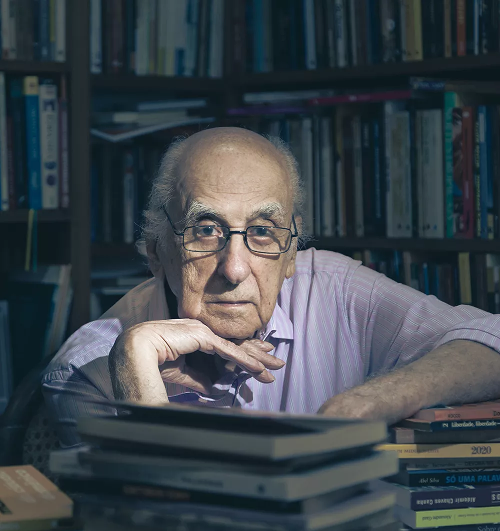 Durante sua formação, teve contato com grandes nomes da literatura brasileira, entre eles Manuel Bandeira, Alceu Amoroso Lima e Cleonice Berardinelli.