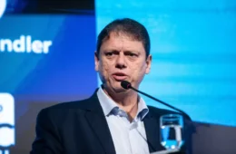 Tarcísio suspende agenda de campanha em SP e prioriza ações contra os efeitos das chuvas