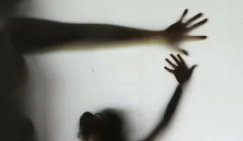 Mãe denuncia o próprio pai após filha de 12 anos relatar abuso sexual no Ceará