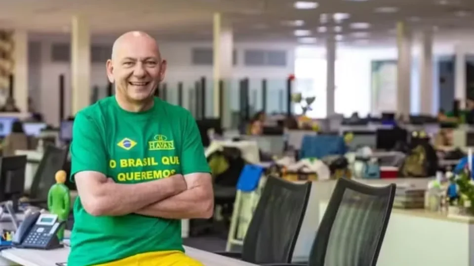 Justiça determina que Havan informe liberdade de convicção política de funcionários