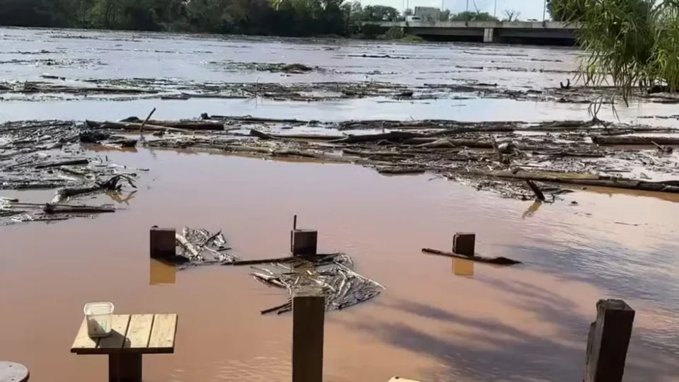 Defesa Civil emite alerta de risco alto para subida do Guaíba em Porto Alegre