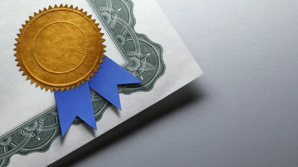 Diploma obtido no exterior vale no Brasil? Veja como fazer a revalidação