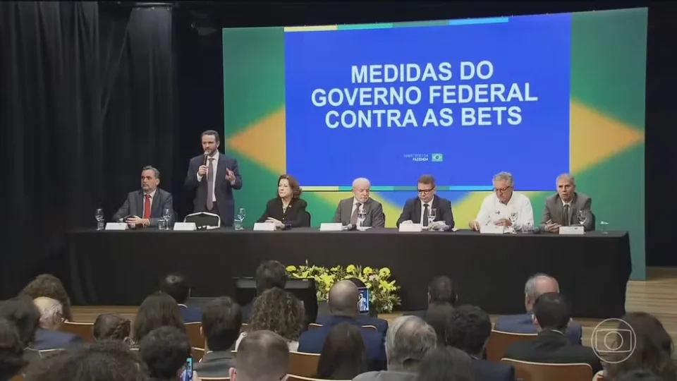 Levantamento aponta criação de centenas de bets ilegais após proibição no Brasil