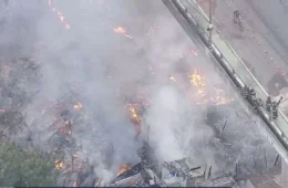 Incêndio atinge comunidade na Penha e deixa uma pessoa morta em São Paulo