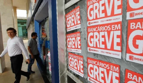 Greve da Caixa pode terminar nesta segunda; funcionários votam nova proposta