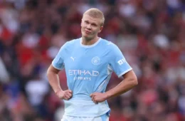 Com um a menos, Manchester City vence United no clássico em Old Trafford