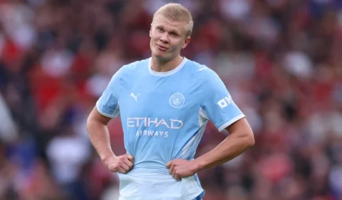 Com um a menos, Manchester City vence United no clássico em Old Trafford