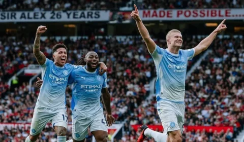 Manchester City abre 2 a 0 contra o Norwich pela Copa da Liga Inglesa