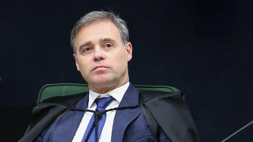 Mendonça restringe inteligência da PF e proíbe relatórios sobre atuação de autoridades