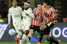 Corinthians busca empate com Estudiantes e decide vaga na semifinal em casa