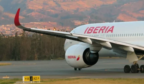 Avião da Iberia faz pouso de emergência em Guarulhos após passageiro passar mal