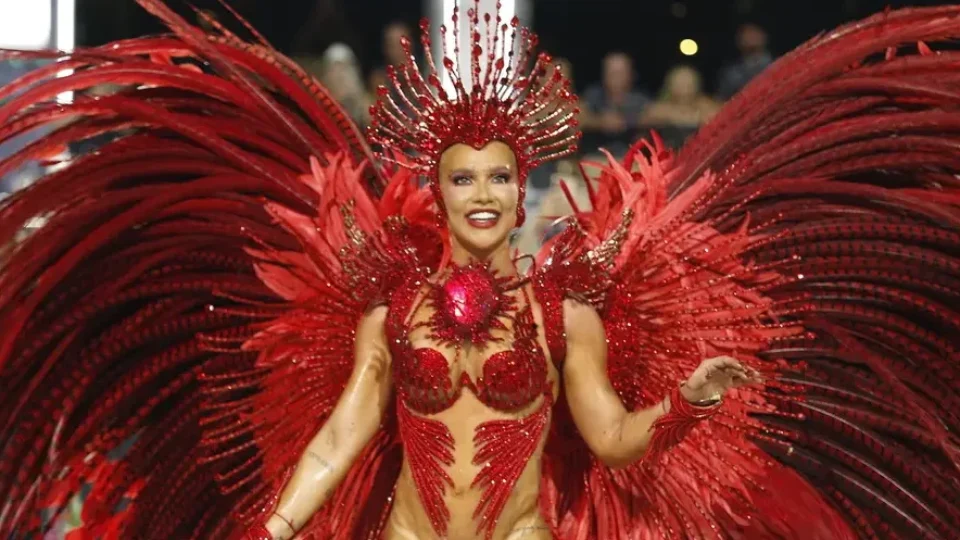 Virginia diz que nova rainha da Grande Rio vetou passagem de coroa
