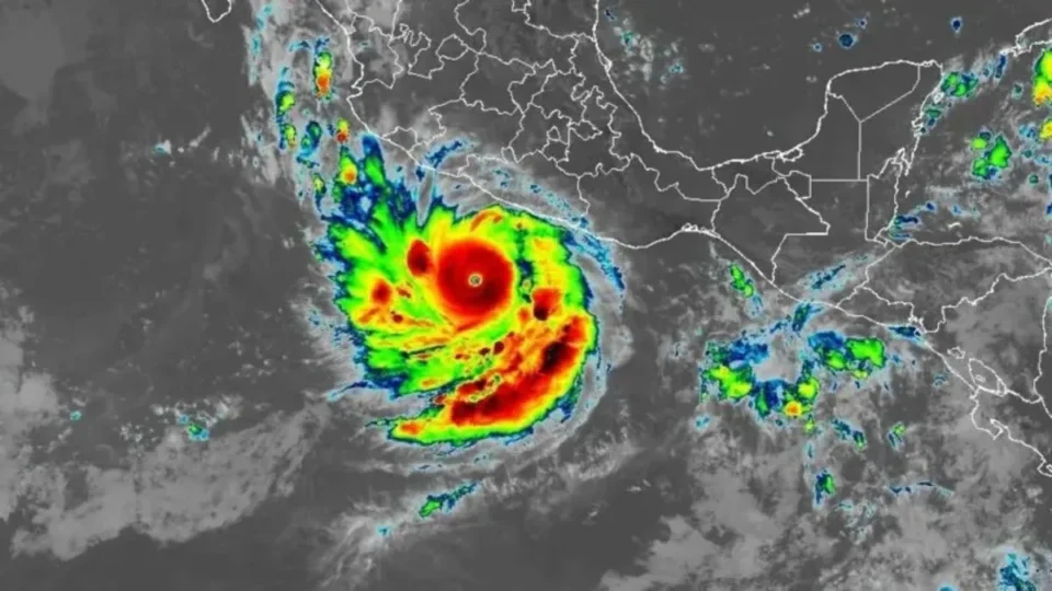 El Niño ganha força enquanto furacão Polo ameaça México após subir de categoria
