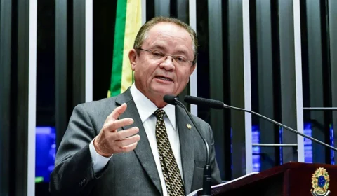 Após problema em viagem aérea, equipe de Zequinha Marinho nega desaparecimento do senador