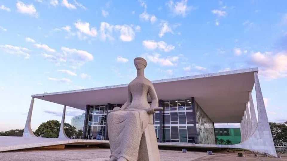 Crise no STF já fez 6,3 milhões de brasileiros mudarem o voto para presidente, aponta Datafolha