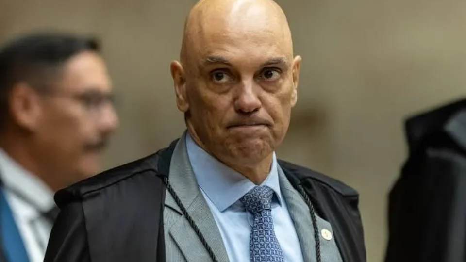 Moraes pede nova retirada de sigilo antes de julgamento no STF