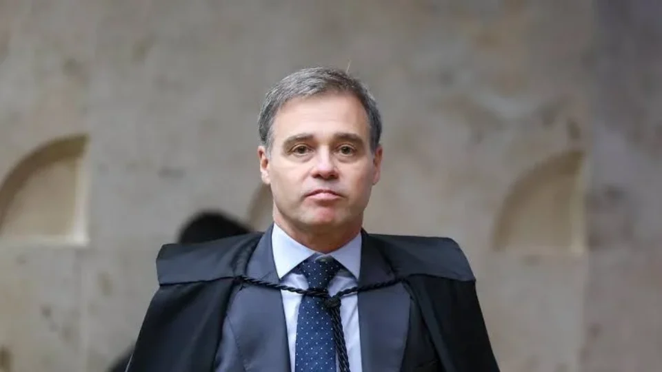 PF vê Alcolumbre como alvo de Mendonça e aumenta tensão dentro do STF