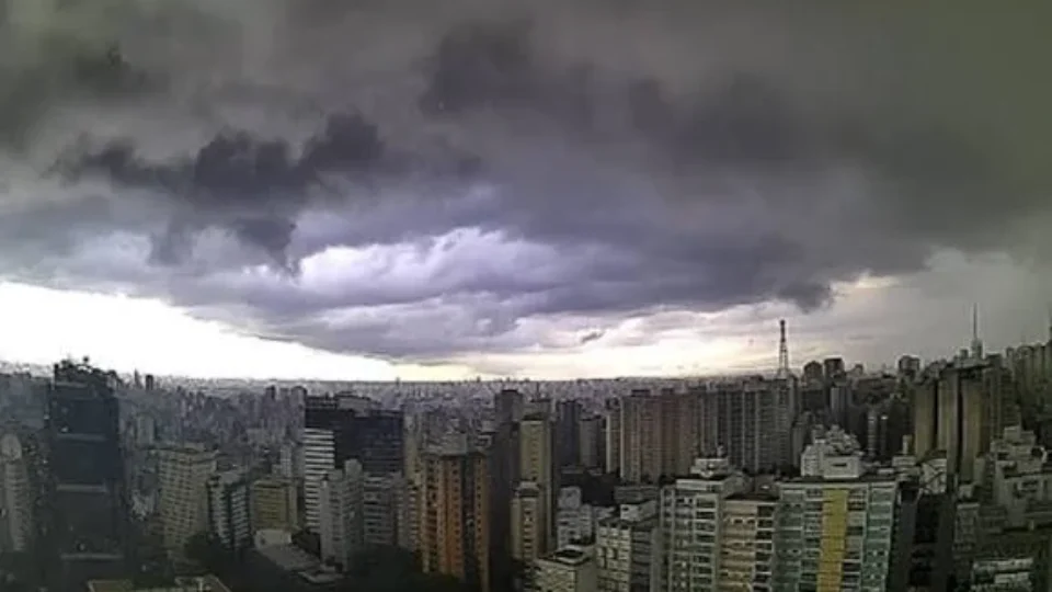 São Paulo esquenta após frio, mas Inmet alerta para tempestades nesta semana