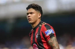 Com gol de Rayan, Bournemouth goleia o Lincoln City e avança na Copa da Liga
