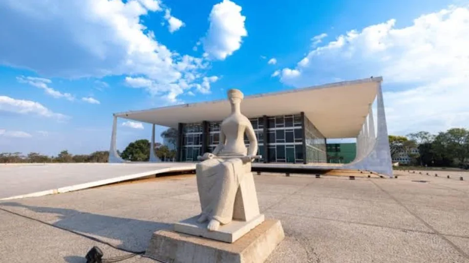 51,6% dizem que ministros do STF decidem mais por interesse próprio do que pela lei