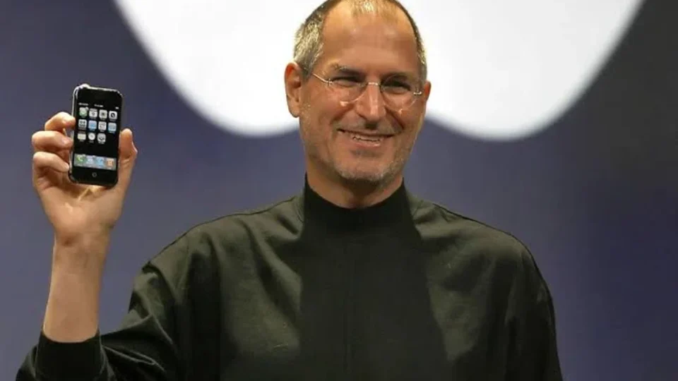 Do primeiro iPhone ao modelo dobrável: veja como o celular da Apple mudou