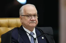 Fachin rejeita adiar julgamento de Moraes e mantém caso separado de Mendonça